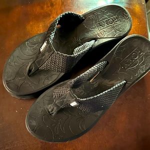 Roxy wedge flip flop sandals